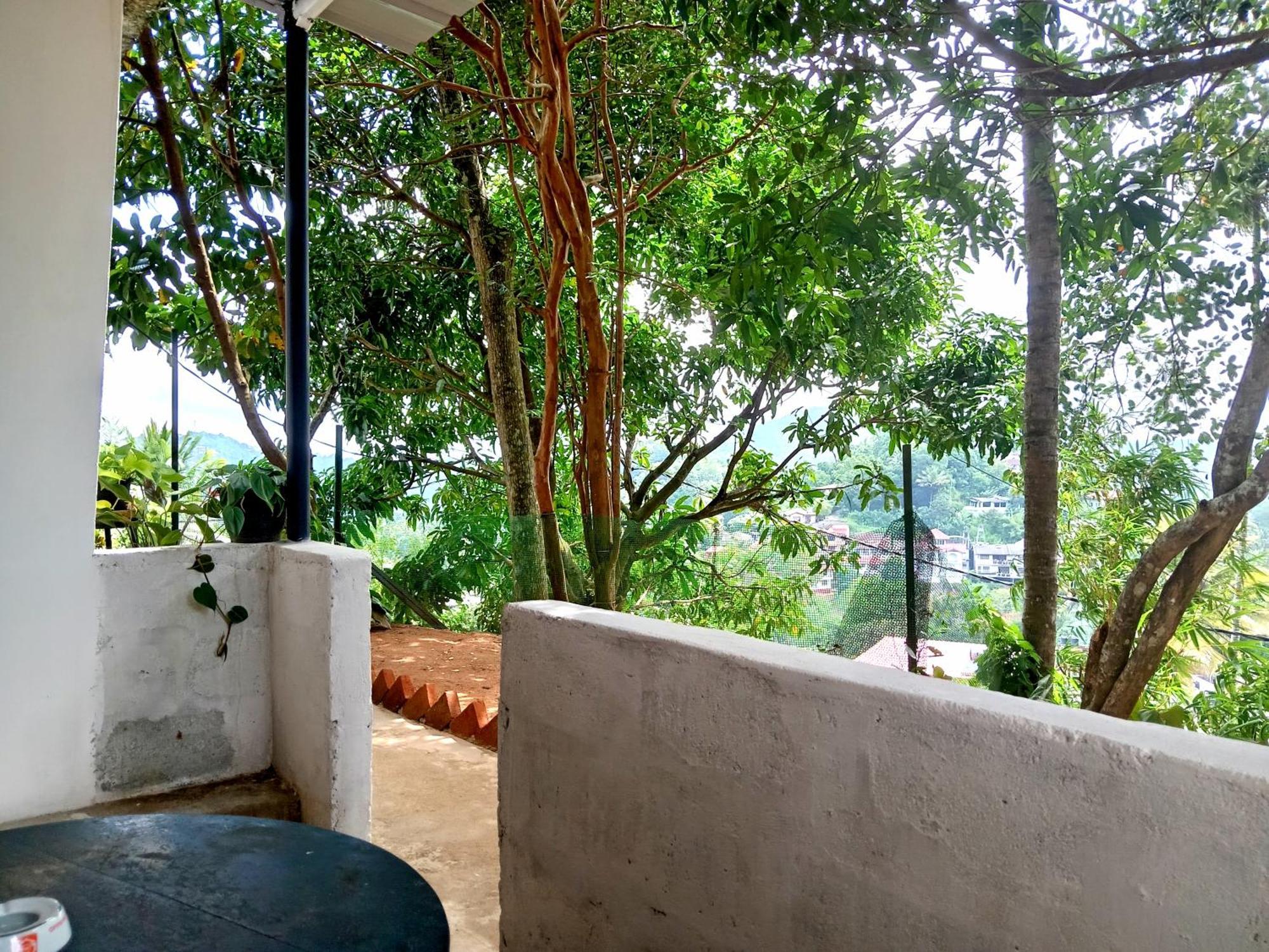 Fly Infinity - Home Stay Kandy Exterior photo