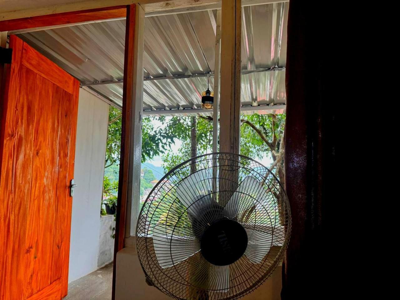 Fly Infinity - Home Stay Kandy Exterior photo