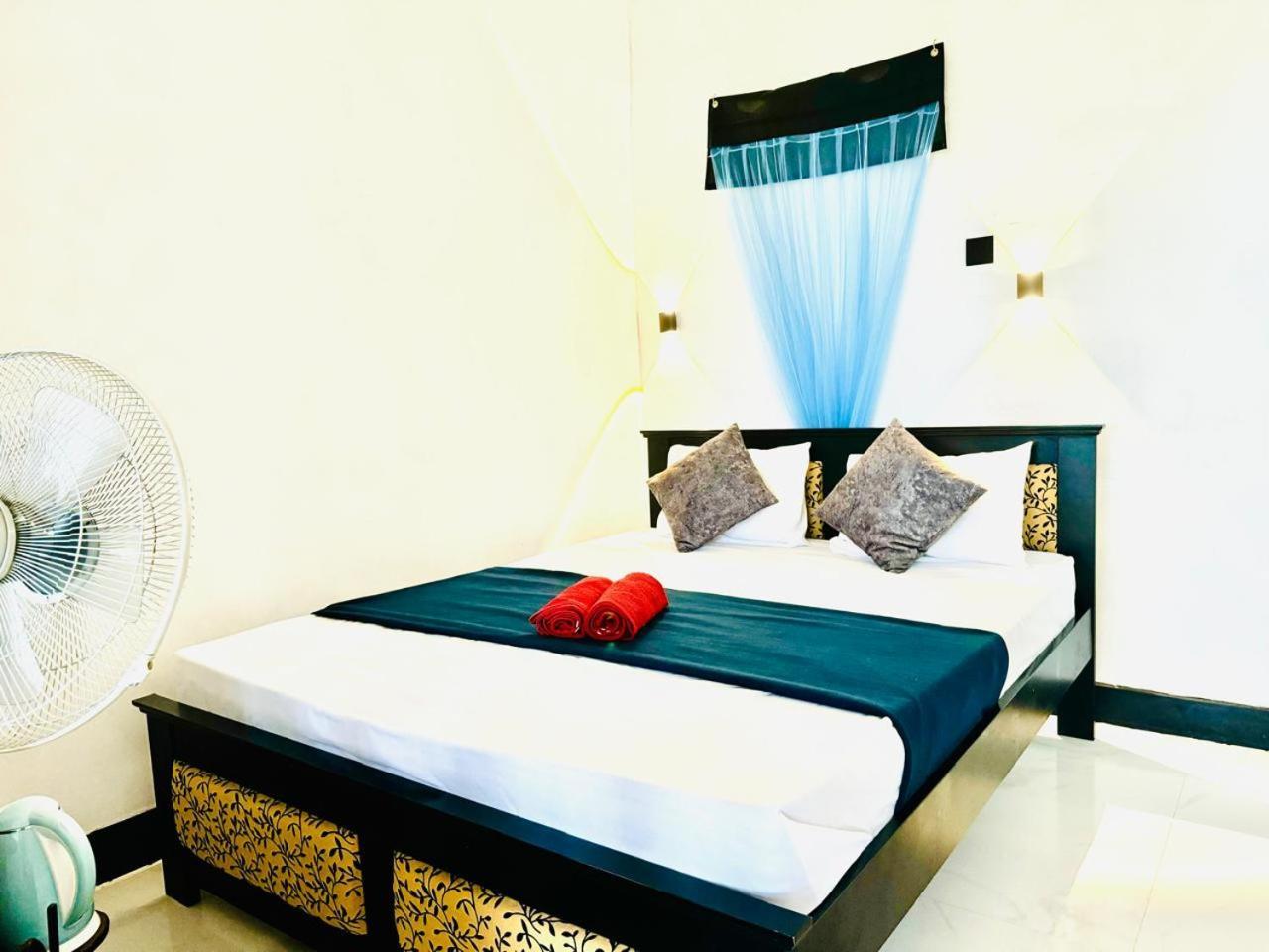 Fly Infinity - Home Stay Kandy Exterior photo